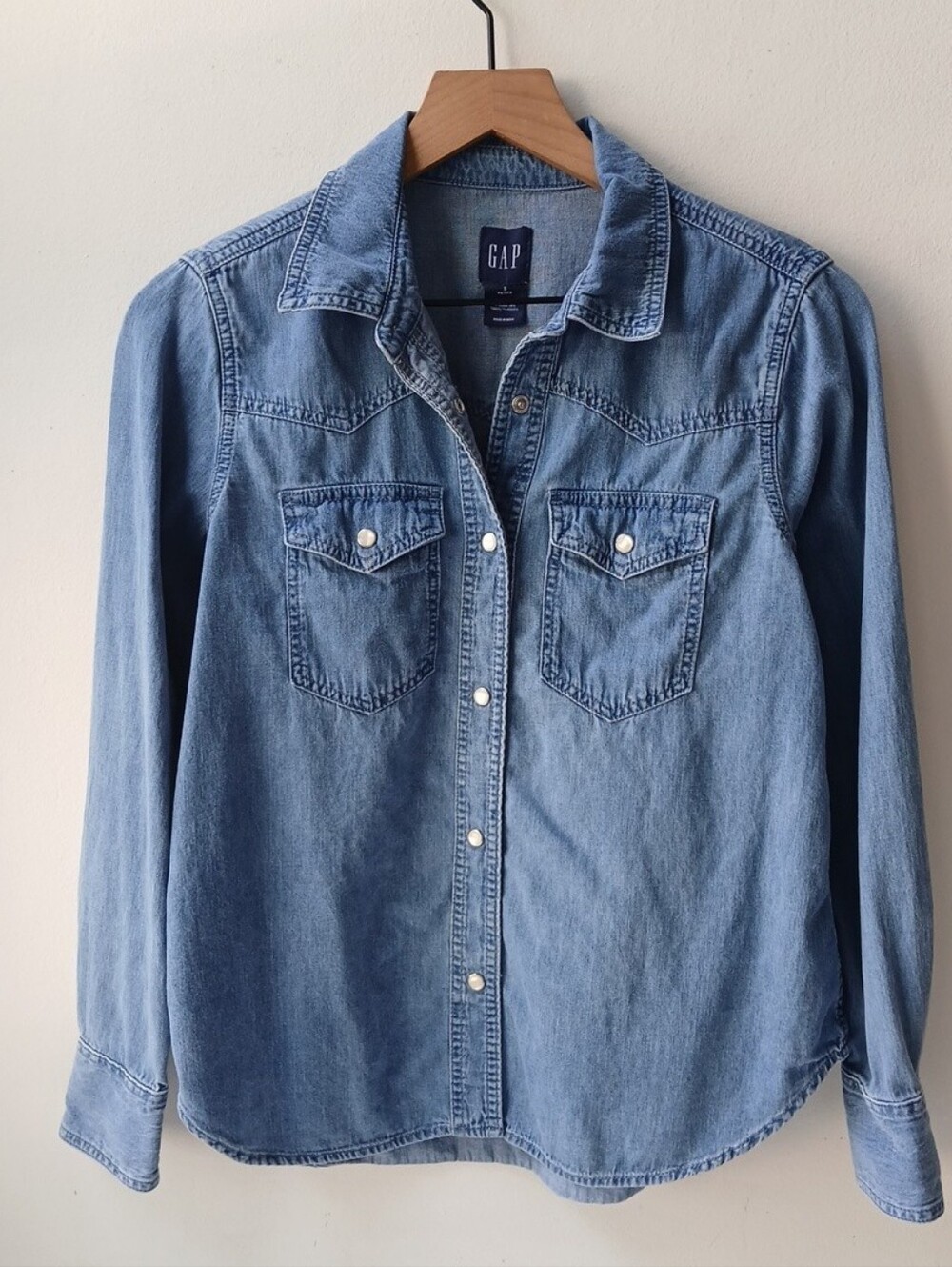 Gap Western Snap Front Chambray Shirt Women's Small Petite